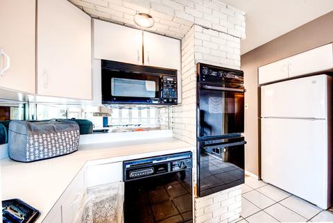 7049 W 63rd Pl, Chicago, IL 60638 photo 16