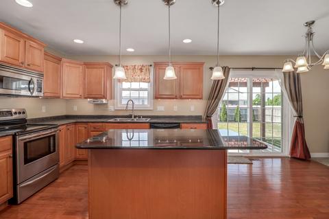 406 Labrador Ln, Normal, IL 61761 photo 19