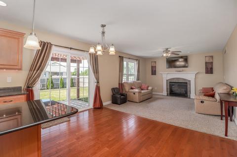 406 Labrador Ln, Normal, IL 61761 photo 3