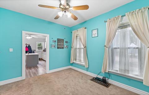 573 Walnut Ave, Elgin, IL 60123 photo 10