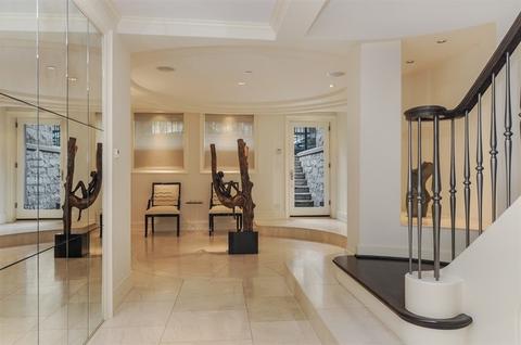 21 E Scott St, Chicago, IL 60610 photo 2