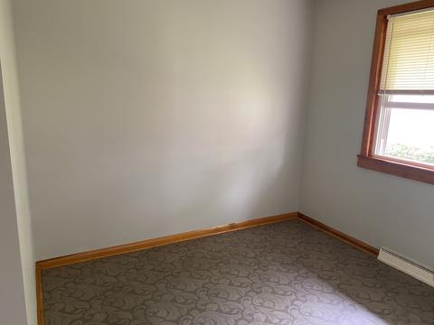 718 Plum St, Peru, IL 61354 photo 2
