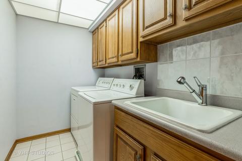 1591 E Thacker St #402, Des Plaines, IL 60016 photo 8