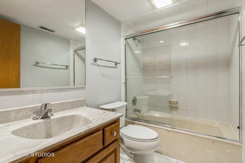 1591 E Thacker St #402, Des Plaines, IL 60016 photo 5