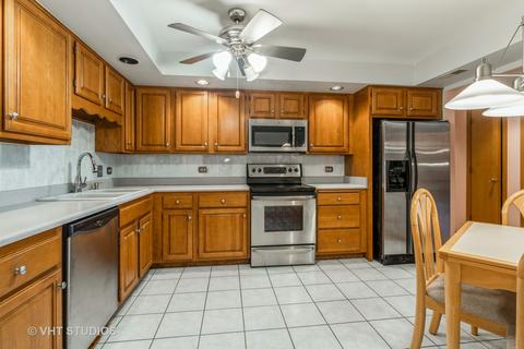 1591 E Thacker St #402, Des Plaines, IL 60016 photo 2