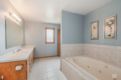 609 Edgewater Dr, Minooka, IL 60447 photo 23