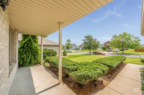 609 Edgewater Dr, Minooka, IL 60447 photo 3