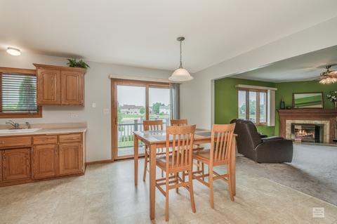 609 Edgewater Dr, Minooka, IL 60447 photo 14