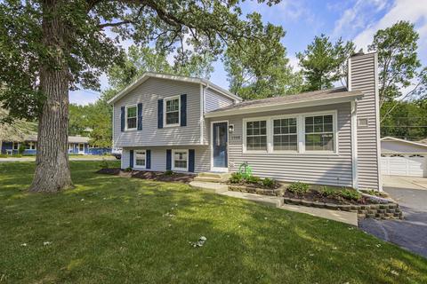 1908 W Oakleaf Dr, Mchenry, IL 60051 photo 1