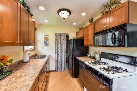 331 Mohawk Dr, Carol Stream, IL 60188 photo 5