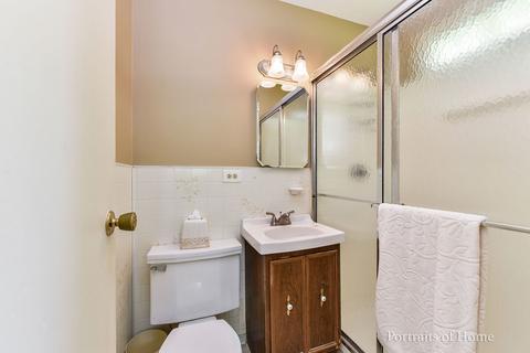 331 Mohawk Dr, Carol Stream, IL 60188 photo 8