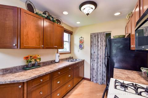 331 Mohawk Dr, Carol Stream, IL 60188 photo 4
