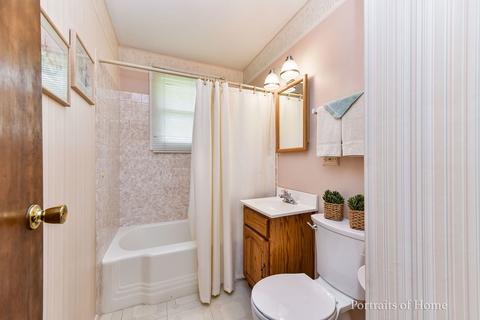 331 Mohawk Dr, Carol Stream, IL 60188 photo 11