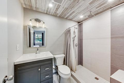 2104 Saint James St, Rolling Meadows, IL 60008 photo 9