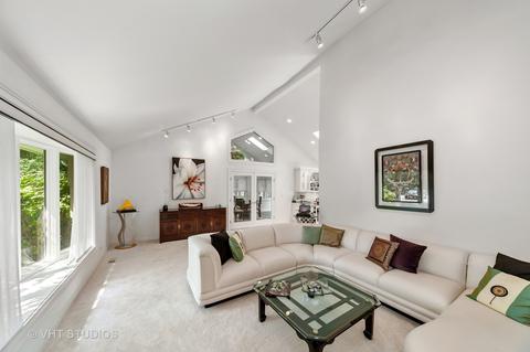 1709 E Course Dr, Riverwoods, IL 60015 photo 2