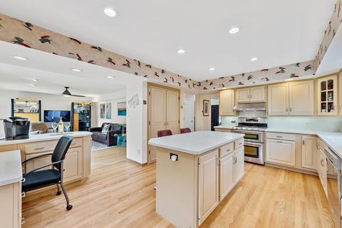 237 Voltz Rd, Northbrook, IL 60062 photo 12