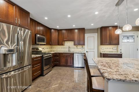 531 Lance Dr, Des Plaines, IL 60016 photo 3