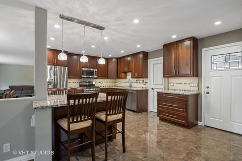531 Lance Dr, Des Plaines, IL 60016 photo 4