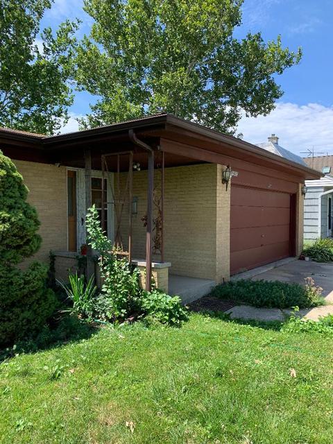 1665 Greenleaf Ave, Des Plaines, IL 60018 photo 2