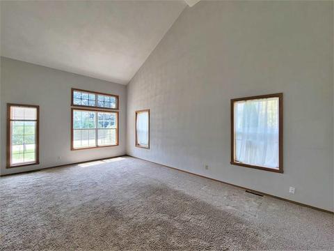 620 Berglund Rd, Pecatonica, IL 61063 photo 4