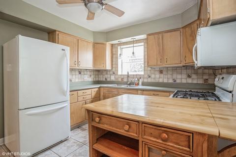 1310 Hazel Ct, Des Plaines, IL 60018 photo 6