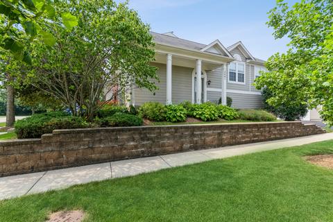 2401 Emily Ln, Elgin, IL 60124 photo 1