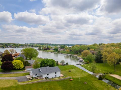 56 Delburne Dr, Lake Summerset, IL 61019 photo 2