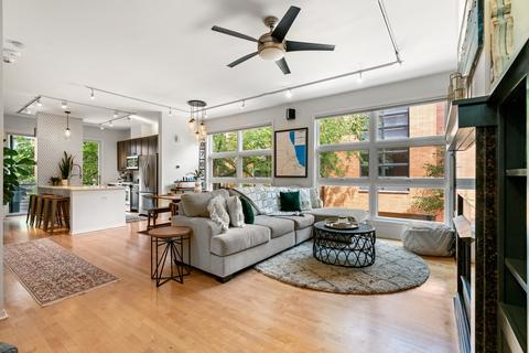 2038 W Willow St #A, Chicago, IL 60647 photo 2