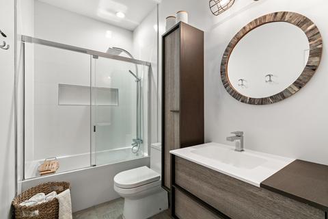 2038 W Willow St #A, Chicago, IL 60647 photo 24