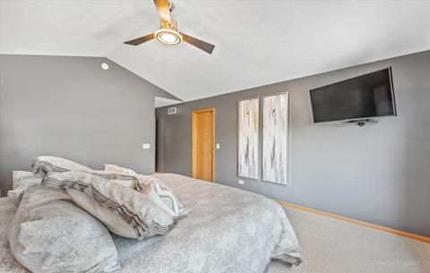 1305 Dancing Bear Ln, Elgin, IL 60120 photo 18