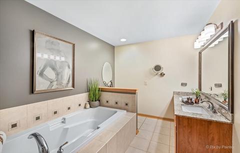 1305 Dancing Bear Ln, Elgin, IL 60120 photo 19