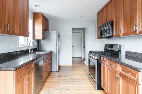10858 S Artesian Ave, Chicago, IL 60655 photo 5