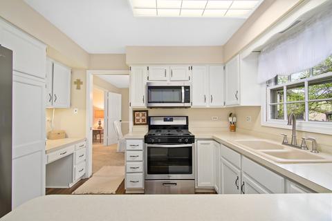 2 S522 White Birch Ln, Wheaton, IL 60189 photo 12