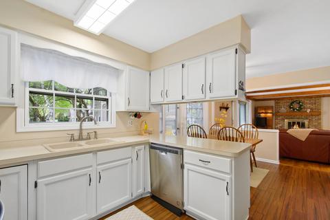 2 S522 White Birch Ln, Wheaton, IL 60189 photo 13