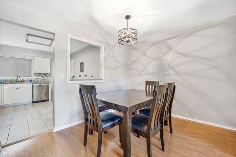 706 Cobblestone Cir #C, Glenview, IL 60025 photo 9