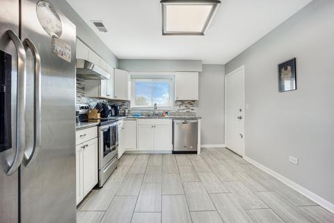 706 Cobblestone Cir #C, Glenview, IL 60025 photo 6