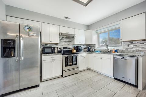 706 Cobblestone Cir #C, Glenview, IL 60025 photo 5