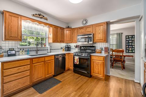 2 Raintree Ct, Cary, IL 60013 photo 9