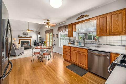 2 Raintree Ct, Cary, IL 60013 photo 13