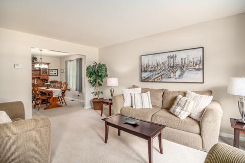 2 Raintree Ct, Cary, IL 60013 photo 6