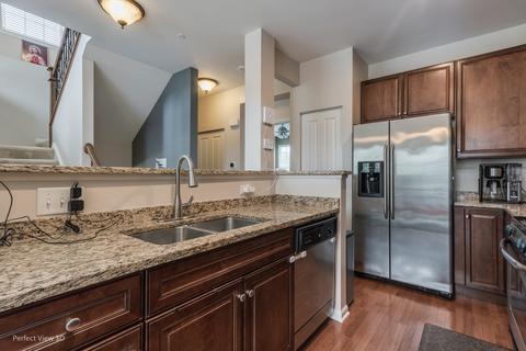 1896 Potomac Ct, Wheeling, IL 60090 photo 4