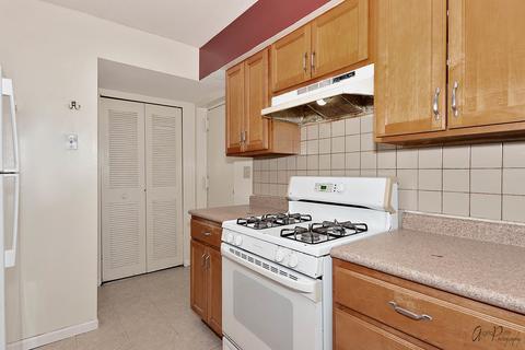 1220 Quincy Ct, Wheeling, IL 60090 photo 10