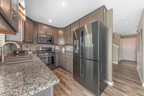 816 Grant Dr, Minooka, IL 60447 photo 4