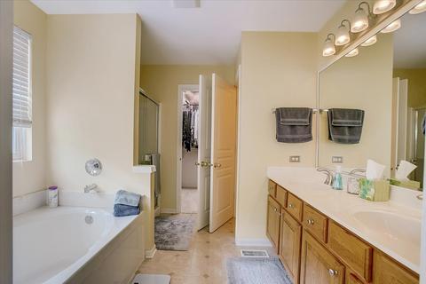 2719 Bay View Cir, Algonquin, IL 60102 photo 24