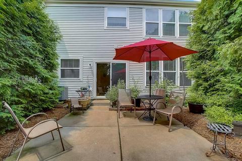 2719 Bay View Cir, Algonquin, IL 60102 photo 3