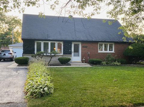 8930 Fairlane Dr, Bridgeview, IL 60455 photo 1