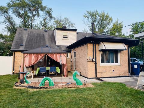8930 Fairlane Dr, Bridgeview, IL 60455 photo 5