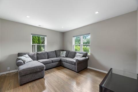 765 S Spring Rd, Elmhurst, IL 60126 photo 8