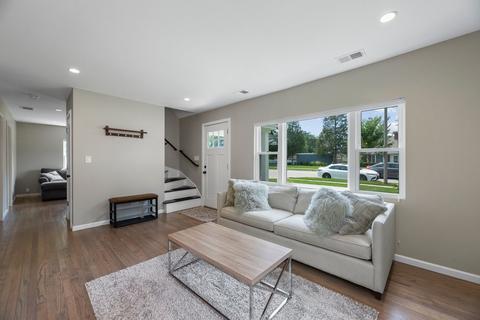 765 S Spring Rd, Elmhurst, IL 60126 photo 4