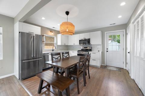 765 S Spring Rd, Elmhurst, IL 60126 photo 5
